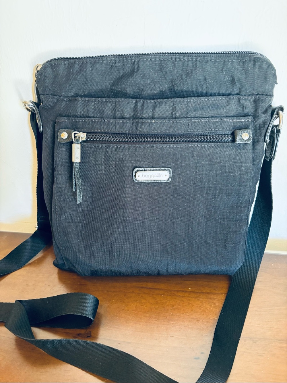 Baggallini Black Crossbody Water Resistant Travel/Everyday Go Bag - Lightweight